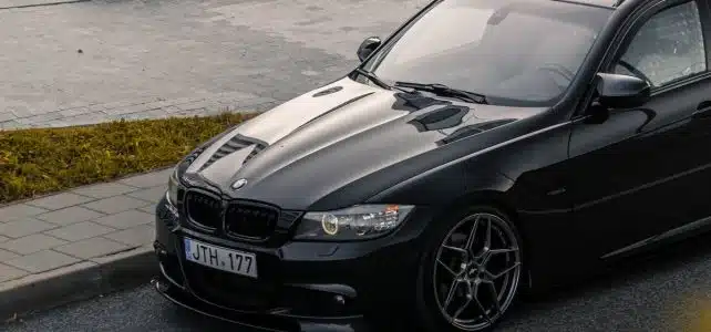 Comprenez les messages de votre BMW E90 : une explication détaillée des voyants du tableau de bord